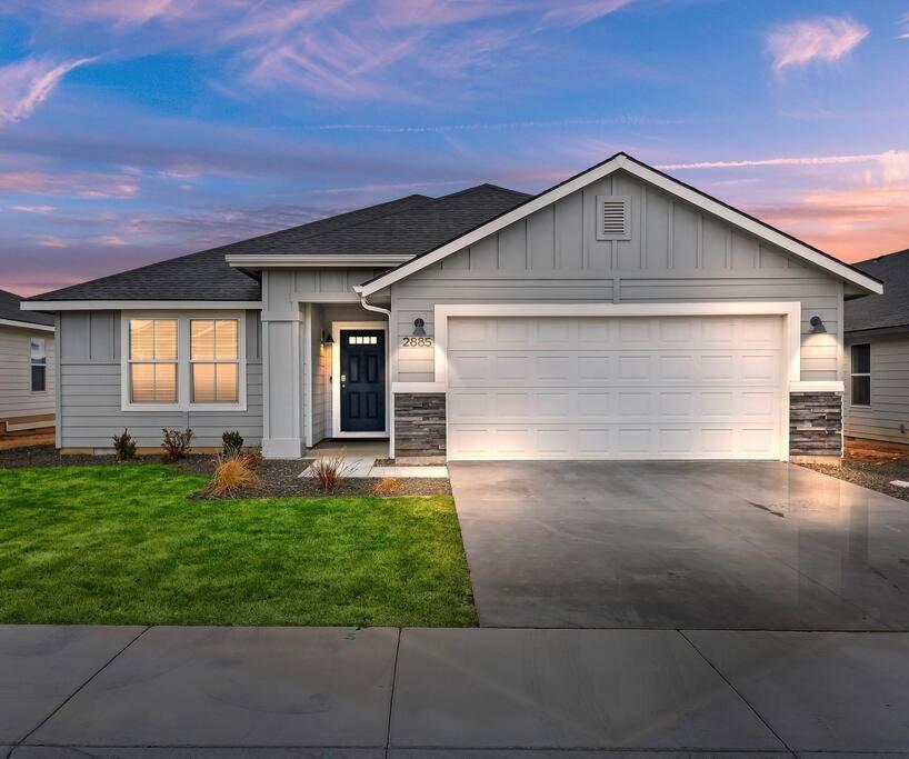 Beautiful Brand New Kuna Home! Exteriör bild
